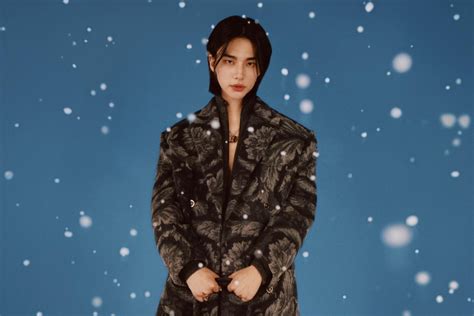 hyunjin Versace holiday wishes